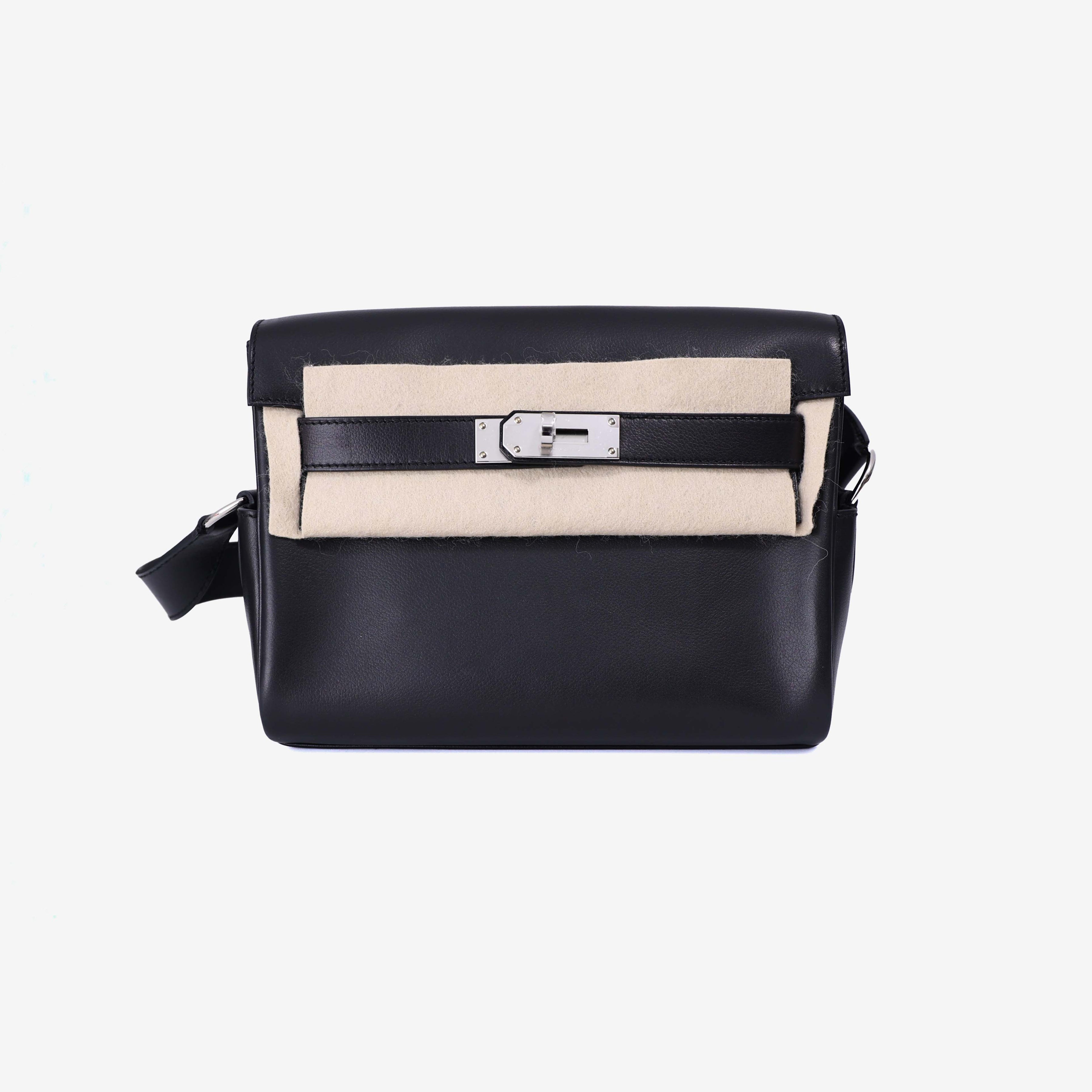 Hermès Kelly Messenger in Noir Evergrain Leather with Palladium Hardware front view