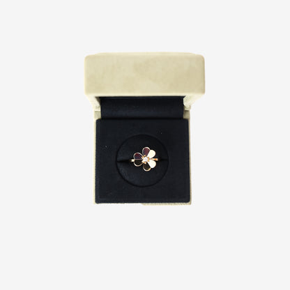 Van Cleef & Arpels Ring in 18k Yellow Gold with Diamond