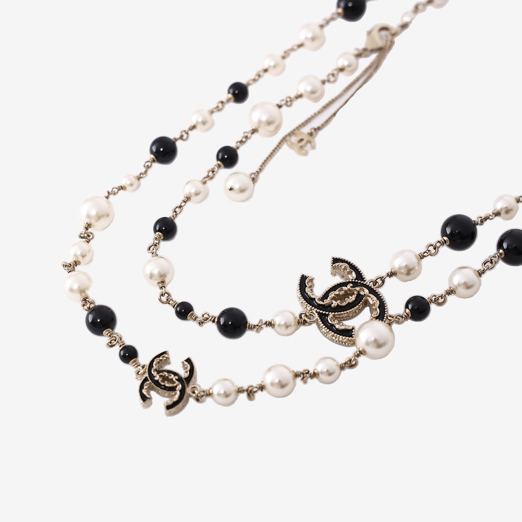 Chanel CC Baroque Necklace in Black Beads with Faux Pearls