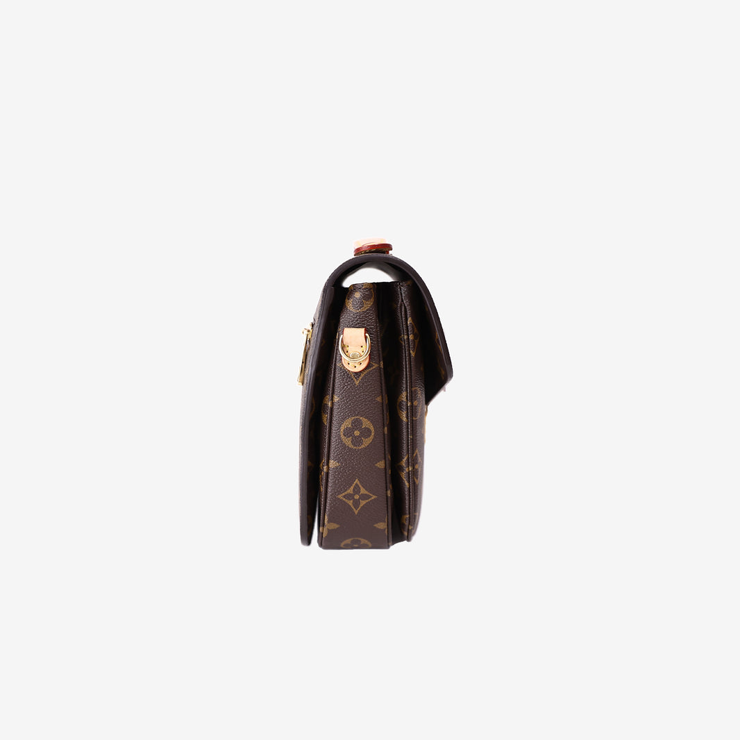 Louis Vuitton Pochette Métis Handbag in Monogram Canvas with Gold Hardware