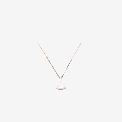 Bvlgari Divas’ Dream Pendant in 18k Rose Gold with Mother-of-Pearl