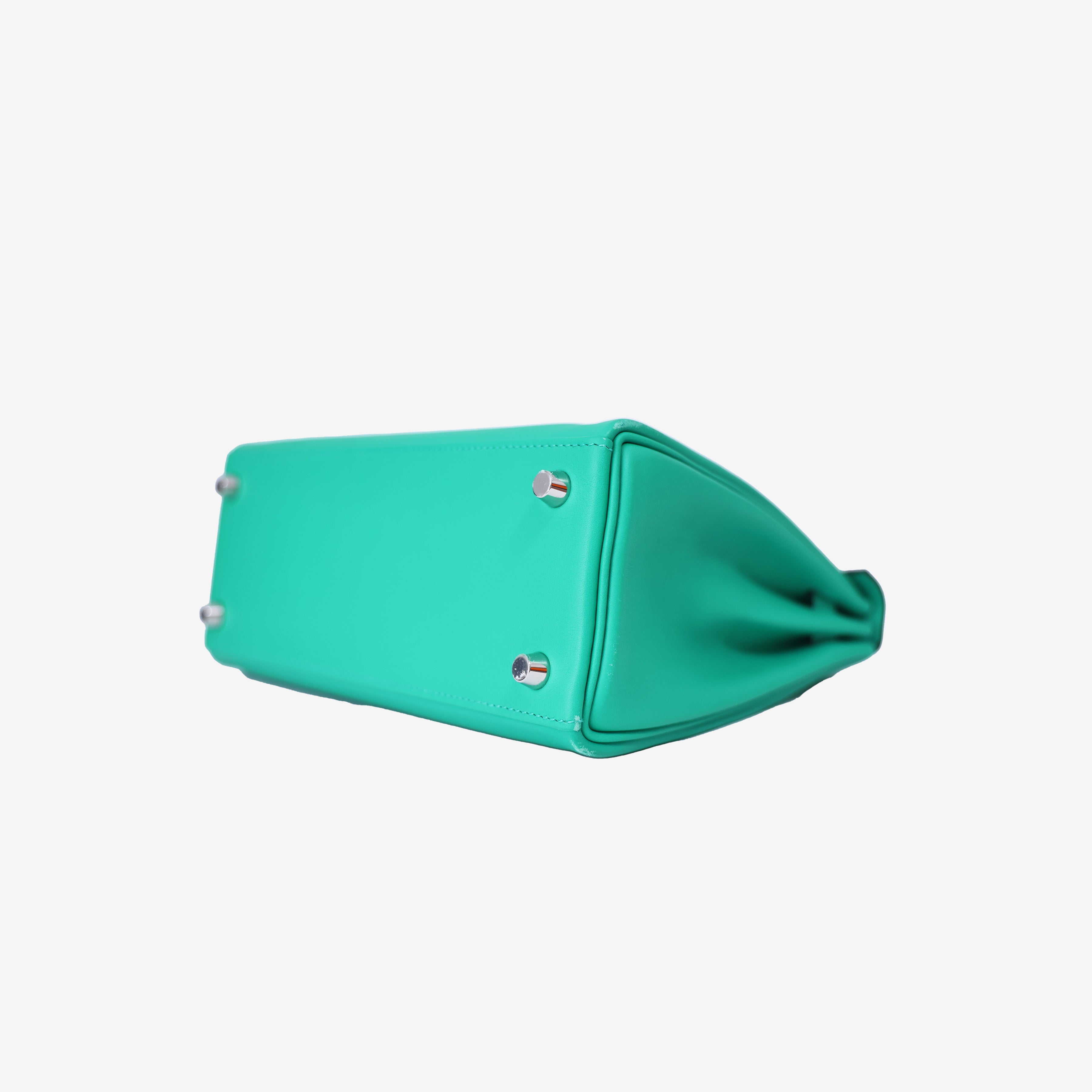Hermès Kelly 25 in Vert Comics Swift Leather with Palladium Hardware bottom side view