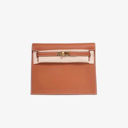 Hermès Kelly Danse in Gold Evercolor Leather with Gold Hardware front view