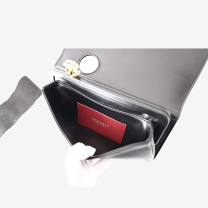 Chanel 26K Clutch Bag in Black Shiny Lambskin Leather with Gold-Tone Metal