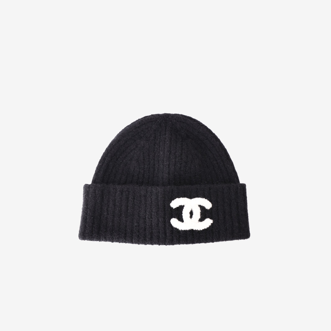 Chanel Beanie in Black Cashmere Knit