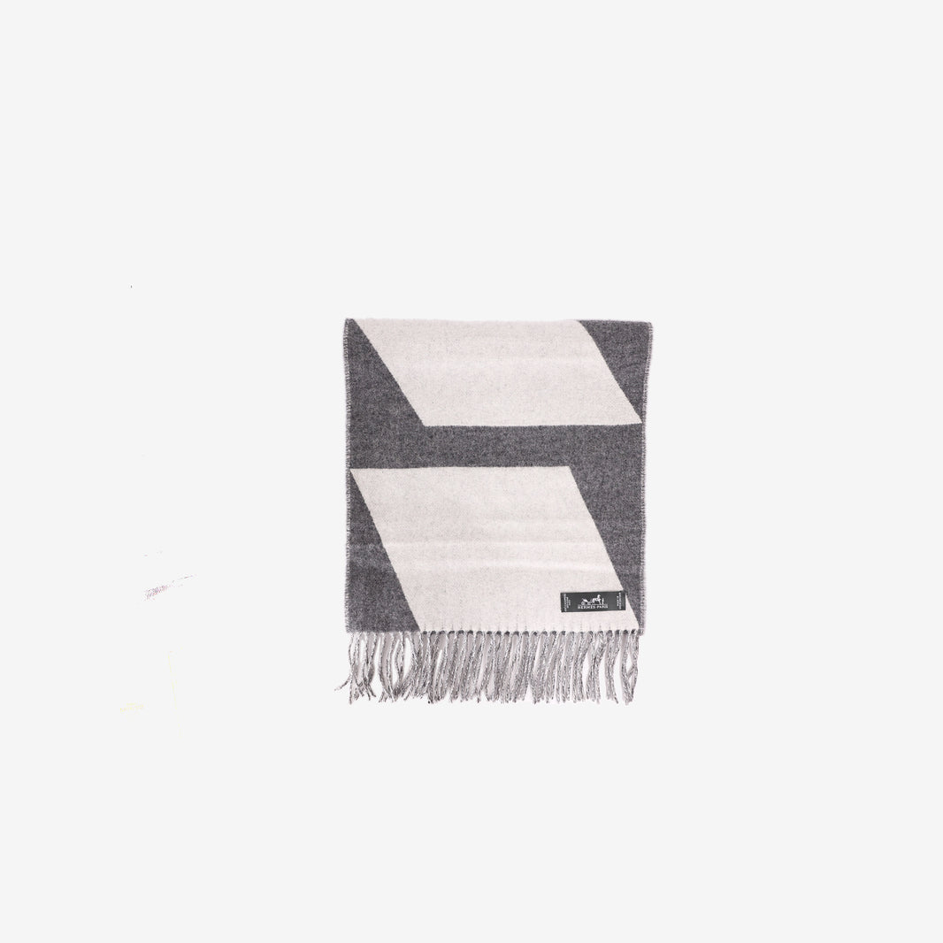 Hermès Kazak Optic Scarf in Grey and White Cashmere
