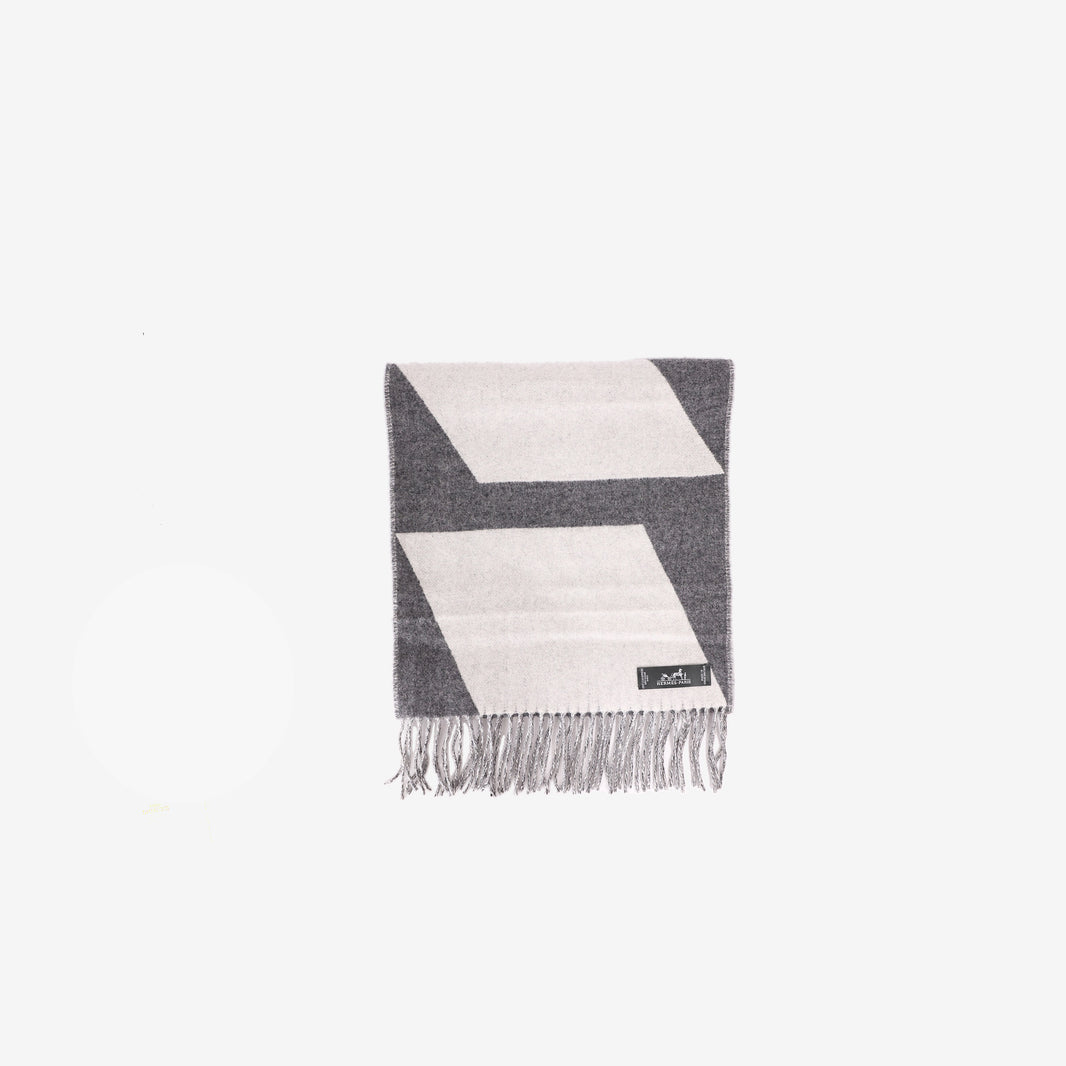 Hermès Kazak Optic Scarf in Grey and White Cashmere