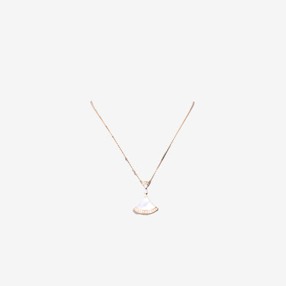 Bvlgari Divas’ Dream Pendant in 18k Rose Gold with Mother-of-Pearl