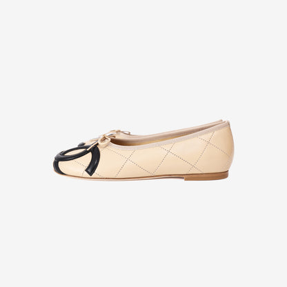 Chanel 2026 Coco Beach Cambon Ballet Flats in Beige/Black Lambskin (Size 38) (Contact to Enquire)