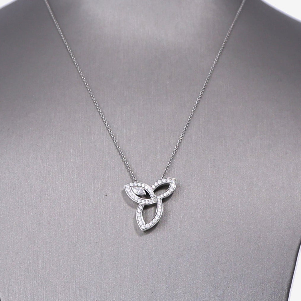 Harry Winston Lily Cluster Diamond Pendant in White Gold with Diamond detail view