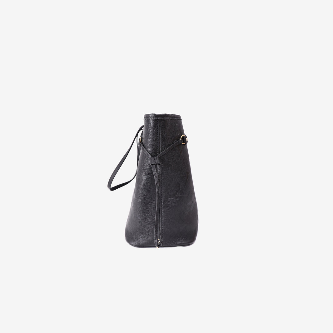 Louis Vuitton Neverfull MM in Black Leather with Gold Hardware
