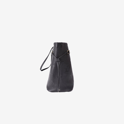 Louis Vuitton Neverfull MM in Black Leather with Gold Hardware