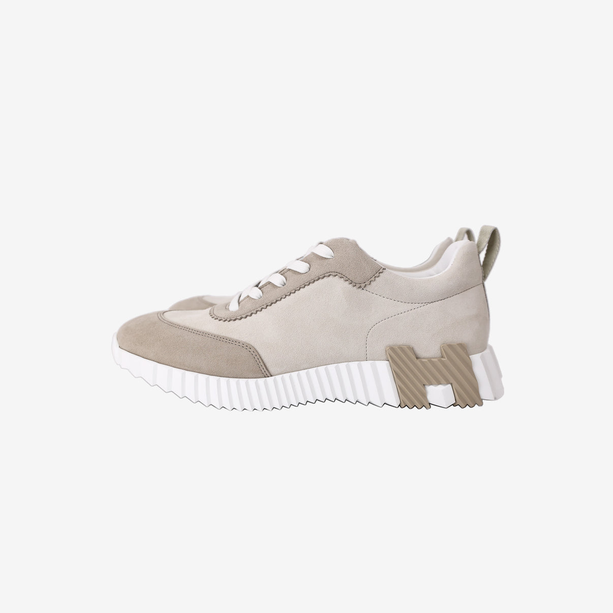 Hermes shoesHermès Bouncing Sneakers in Beige Calfskin and Suede Goatskin side view