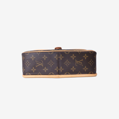 Louis Vuitton Sologne Shoulder Bag in Monogram Coated Canvas with Vachetta Leather and Gold Hardware