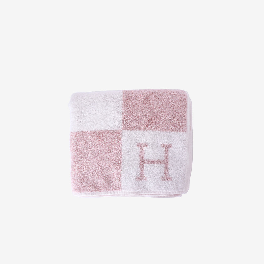 Hermès Avalon Wash Cloth in Rose Lilas Cotton front view