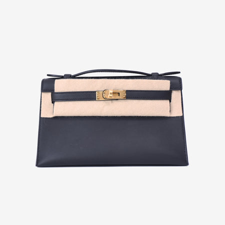 Hermès Kelly Pochette in Noir Swift Leather with Gold Hardware front view