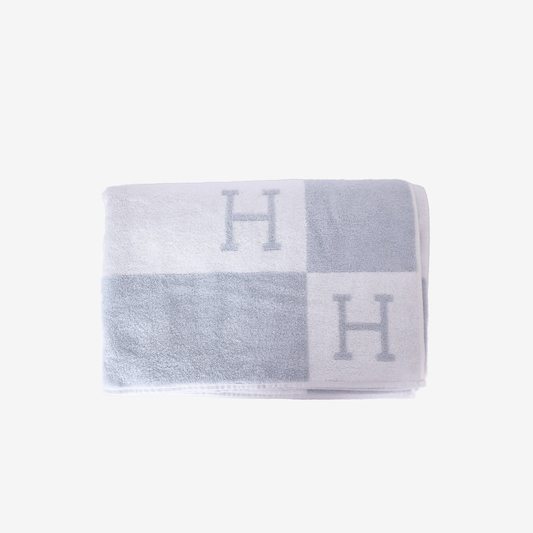 Hermès Avalon Wash Cloth in Blue Glacier Cotton front view