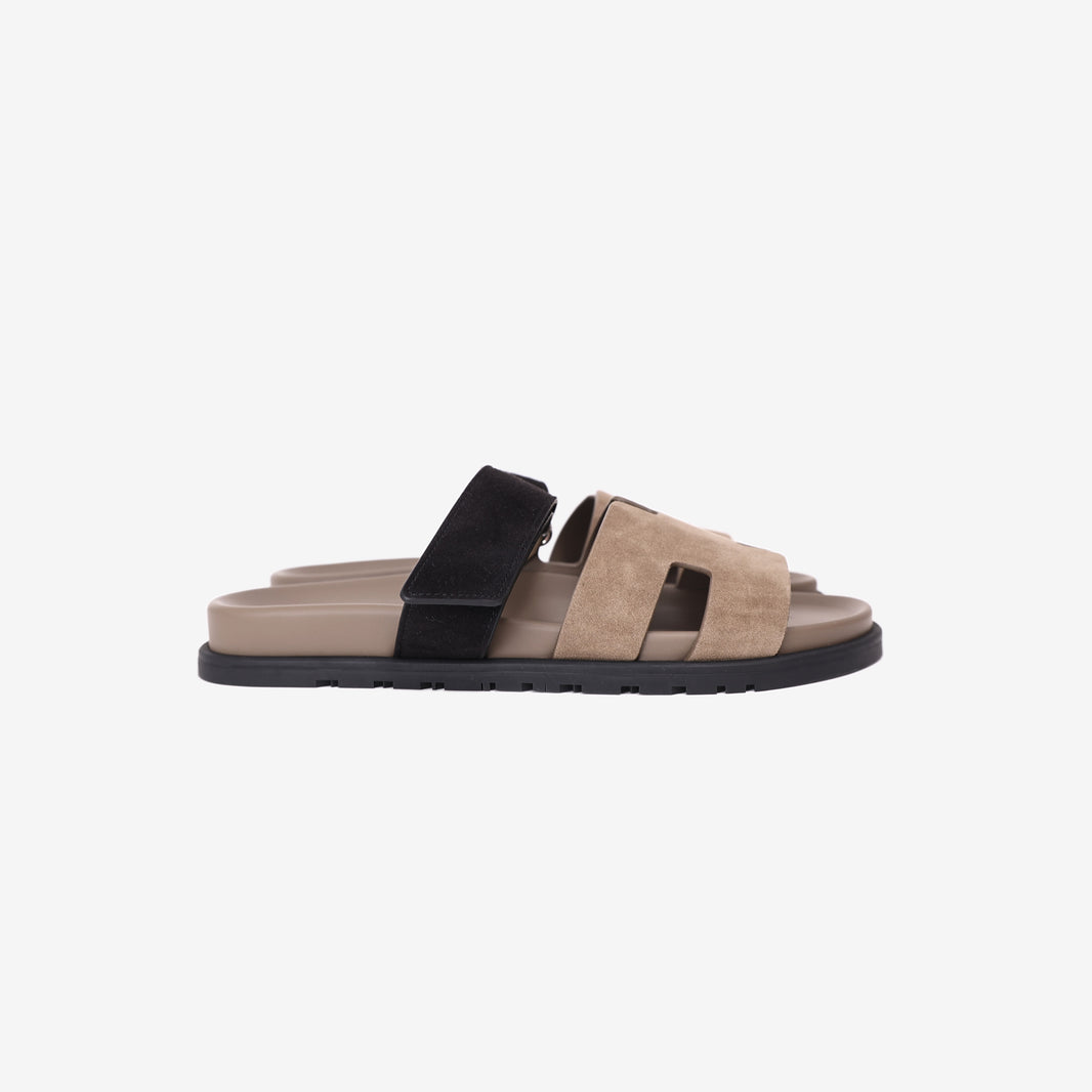 Hermès Chypre Techno-Sandals in Étoupe and Noir Suede Goatskin side view