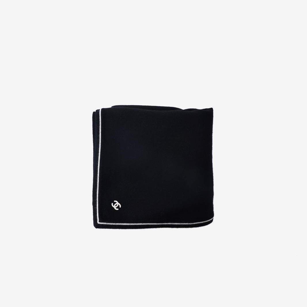 Chanel Black & White Cashmere/Wool Bandana