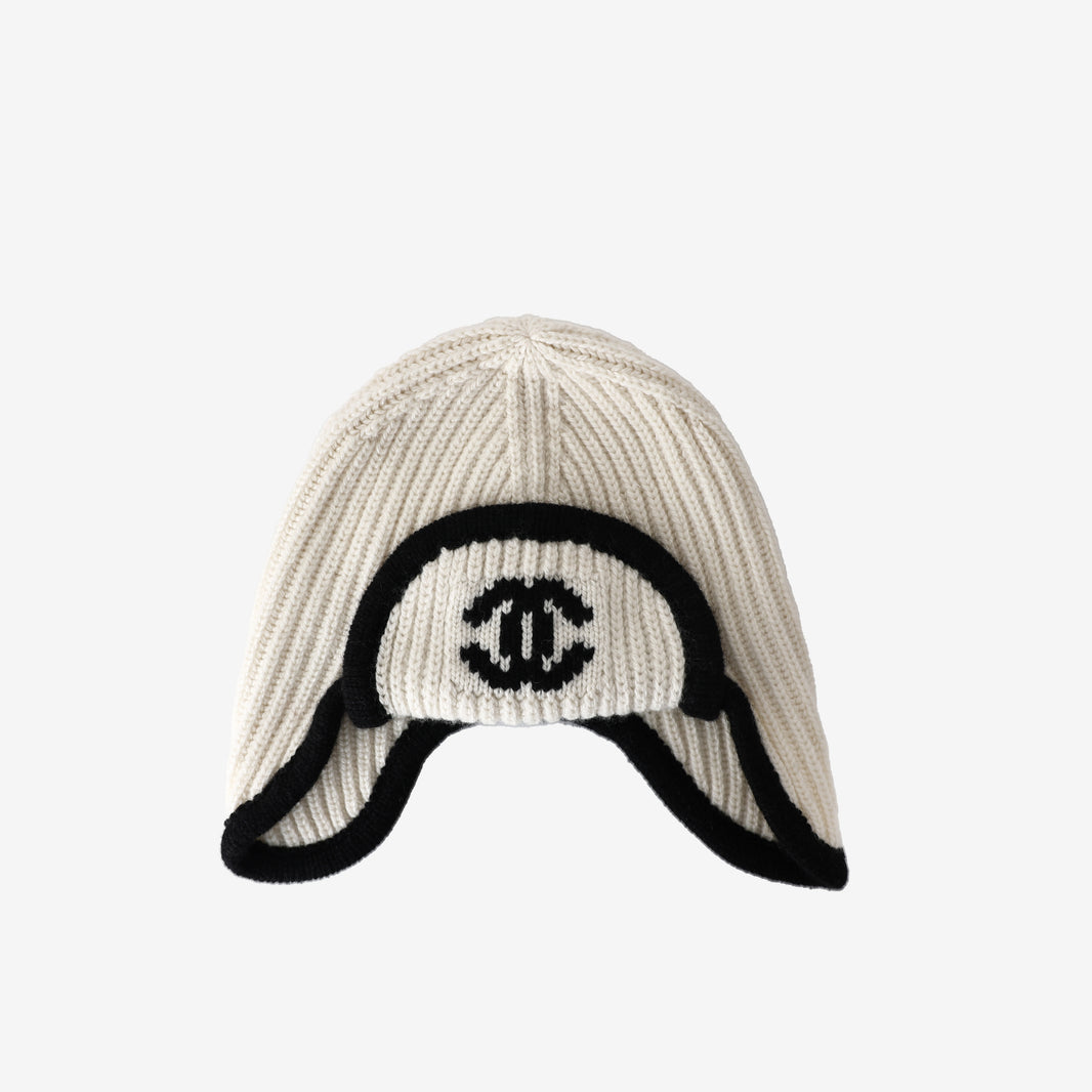 Chanel CC Beanie in White/Black Cashmere