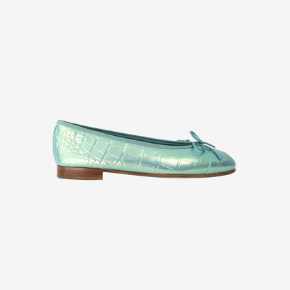Chanel 26K Ballet Flats in Iridescent Turquoise Leather (Size 36)