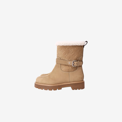 Louis Vuitton Territory Beige Leather Ankle Boots (Size 36.5)