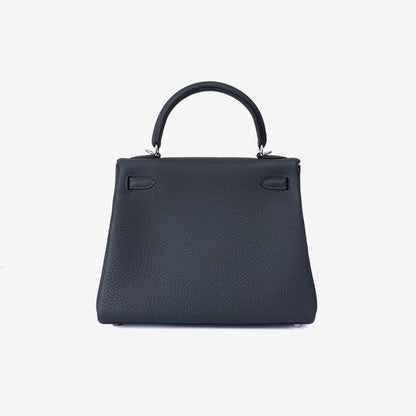 Hermès Kelly 25 in New Vert Foncé Togo Leather with Palladium Hardware back view