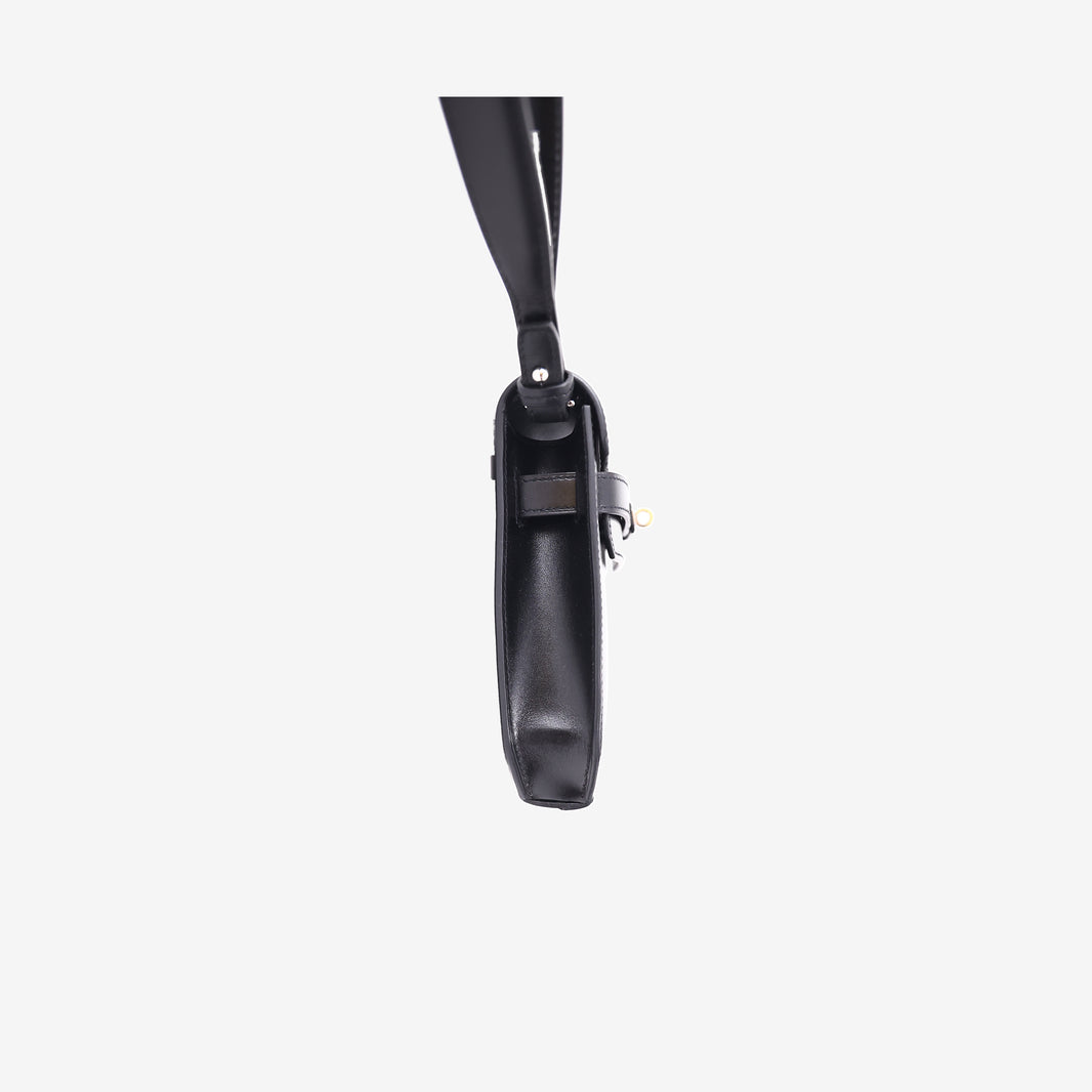 Hermès Kelly Dépêches 25 in Noir Barenia Leather with Palladium Hardware (Contact to Enquire)