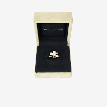 Van Cleef & Arpels Ring in 18k Yellow Gold with Diamond