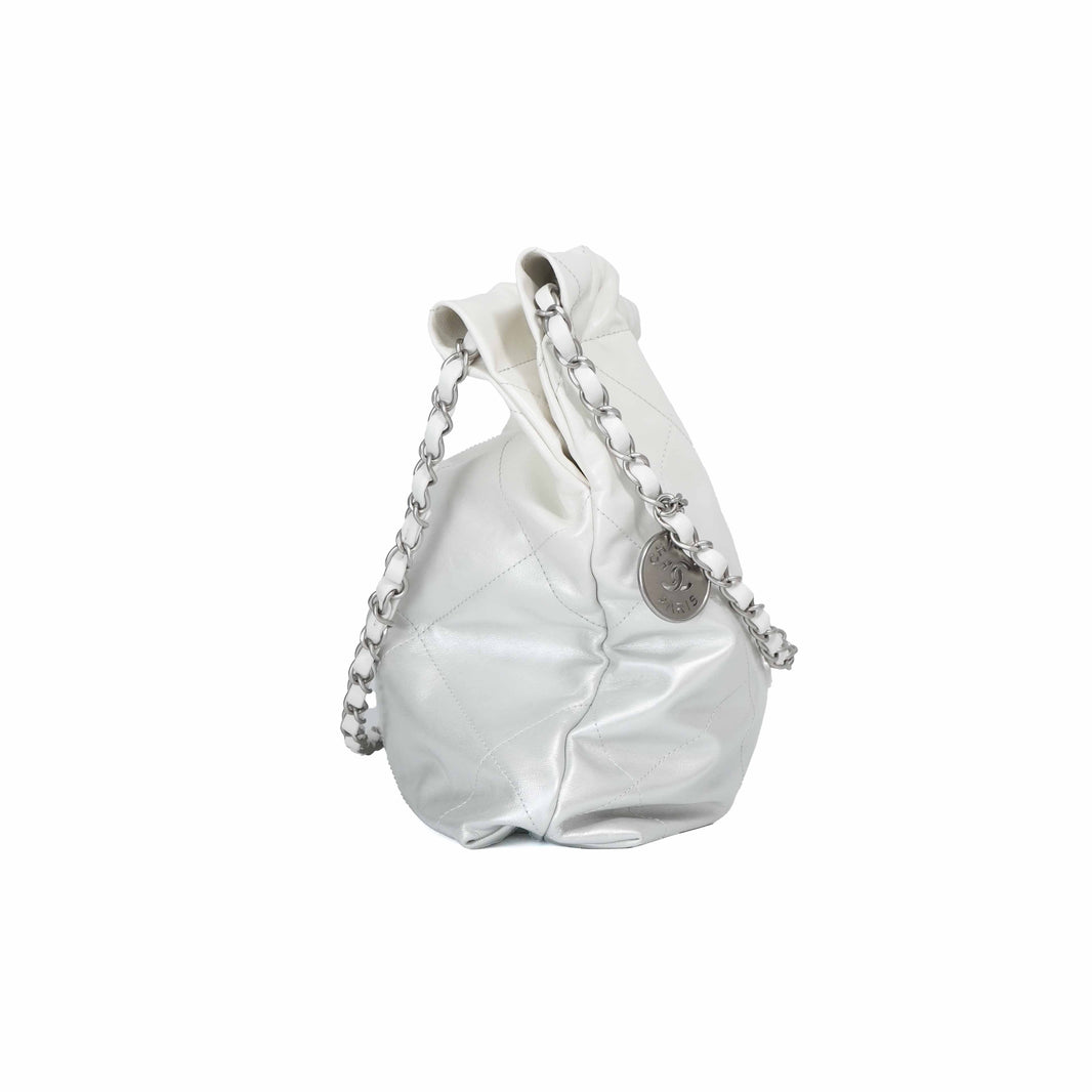 Chanel 22 Bag in White Calfskin Leather with Palladium Hardware (Contact to Enquire)