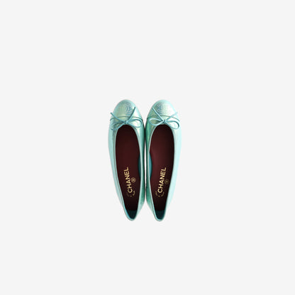 Chanel 26K Ballet Flats in Iridescent Turquoise Leather (Size 36)