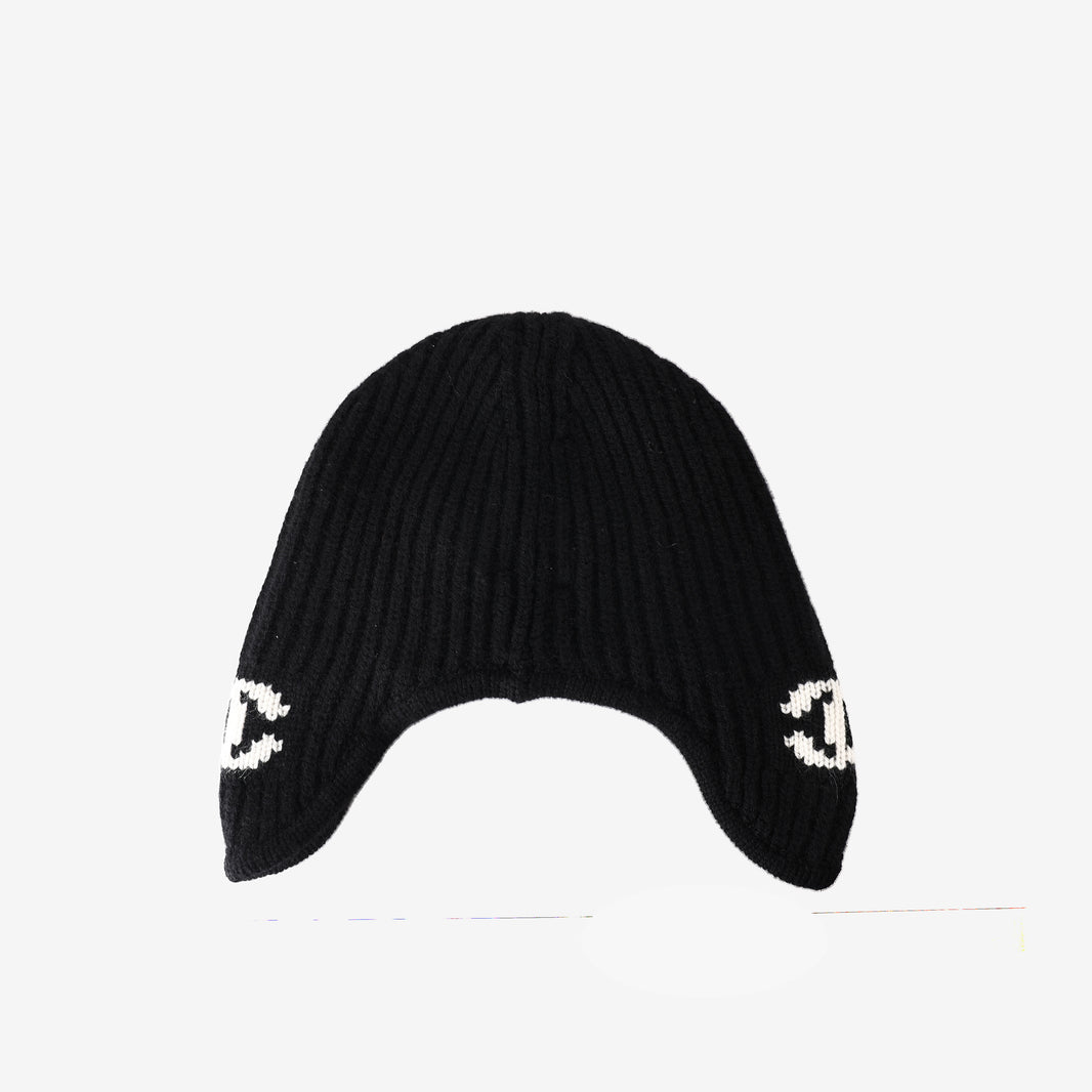 Chanel CC Beanie in Black/White Cashmere