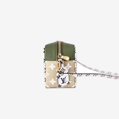 Louis Vuitton Beach Pouch Bag in Khaki/White Monogram Giant Canvas with Gold Hardware