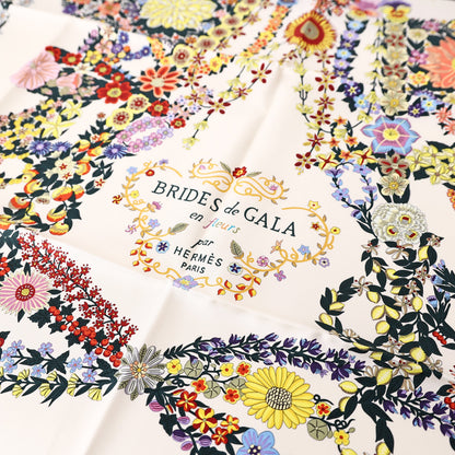 Hermès Brides de Gala en Fleurs Carré 90 in Noir Ivoire Multicolour Silk