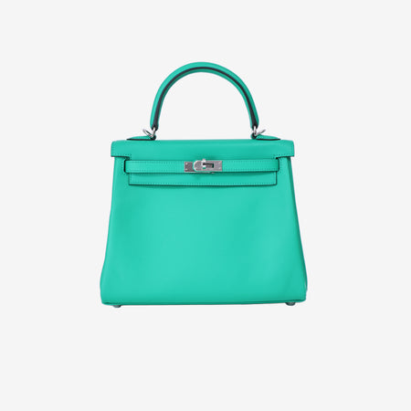 Hermès Kelly 25 in Vert Comics Swift Leather with Palladium Hardware front view