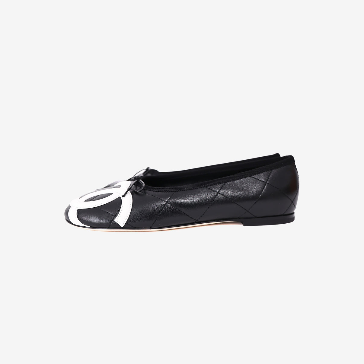 Chanel Coco Beach Cambon Black and White CC Logo Ballet Flats in Lambskin (Size 39.5) side view