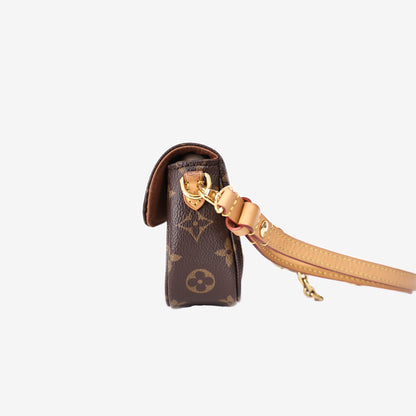 Louis Vuitton Ivy Wallet on Chain in Monogram Canvas