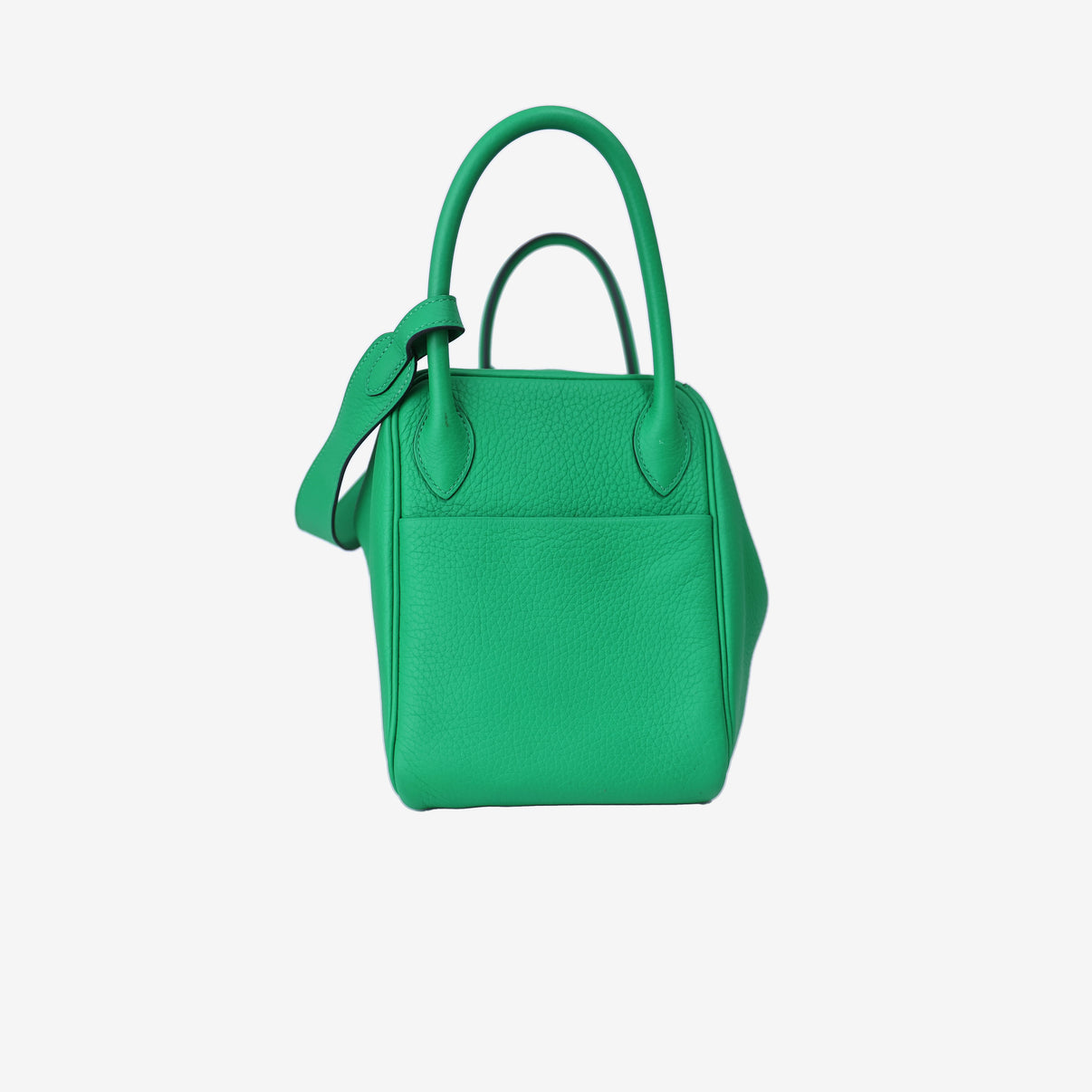 Hermès Lindy 26 in Bamboo Clemence Leather with Palladium Hardware side view