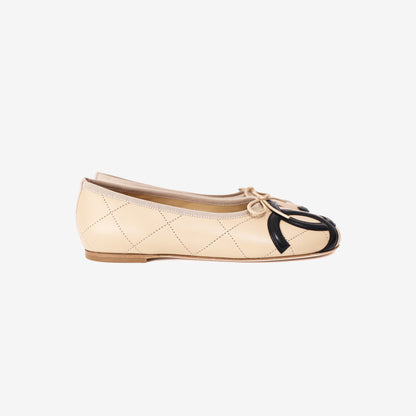 Chanel 2026 Coco Beach Cambon Ballet Flats in Beige/Black Lambskin (Size 38) (Contact to Enquire)