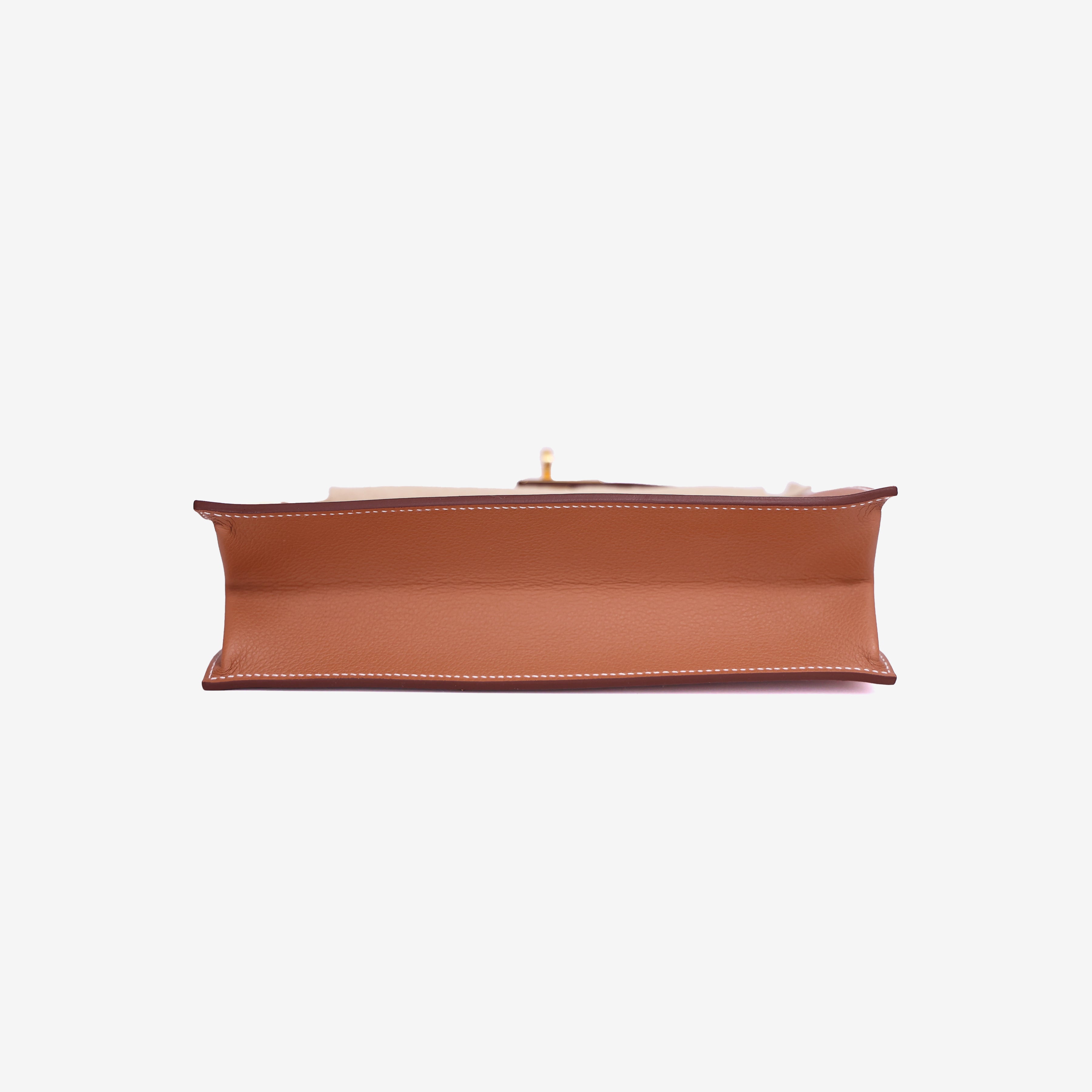 Hermès Kelly Danse in Gold Evercolor Leather with Gold Hardware bottom view