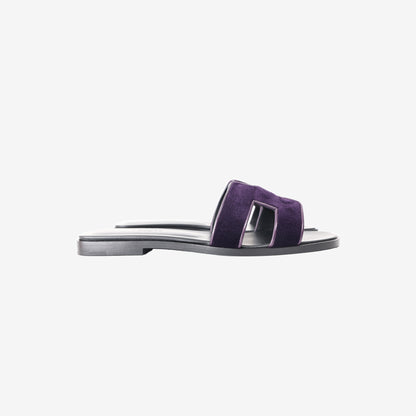 Hermès Oran Flat Sandals in Violet Foncé with Black Calfskin Leather Soles (Size 37.5)