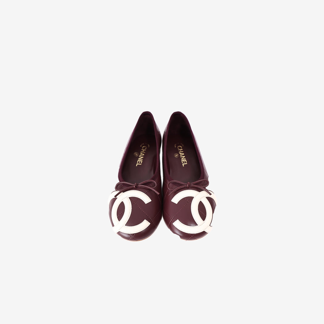 Chanel Coco Beach Cambon Ballet Flats in Burgundy/White Lambskin Leather (Sizes Available)