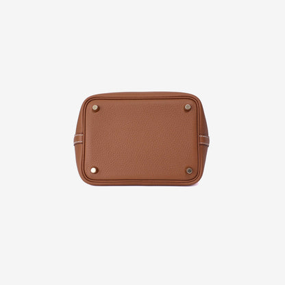  Hermès Picotin 18 in Gold Clemence Leather with Gold Hardware bottom view