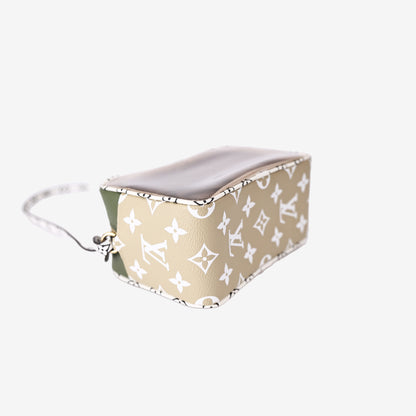 Louis Vuitton Beach Pouch Bag in Khaki/White Monogram Giant Canvas with Gold Hardware