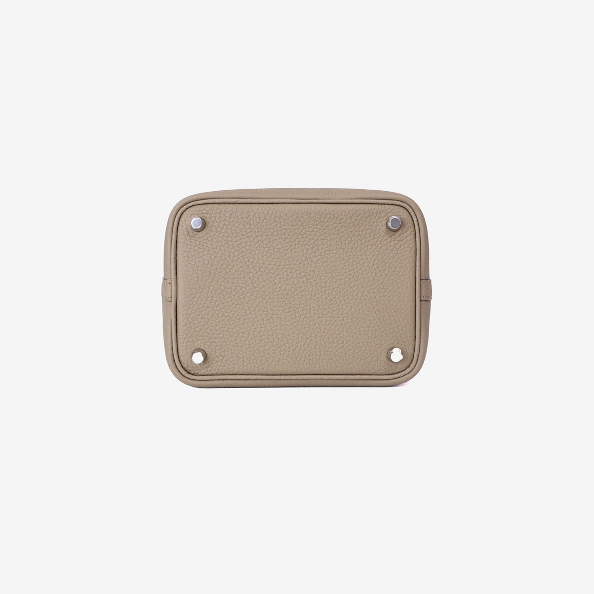 Hermès Picotin 18 in Beige de Weimar Clemence Leather with Palladium Hardware bottom view