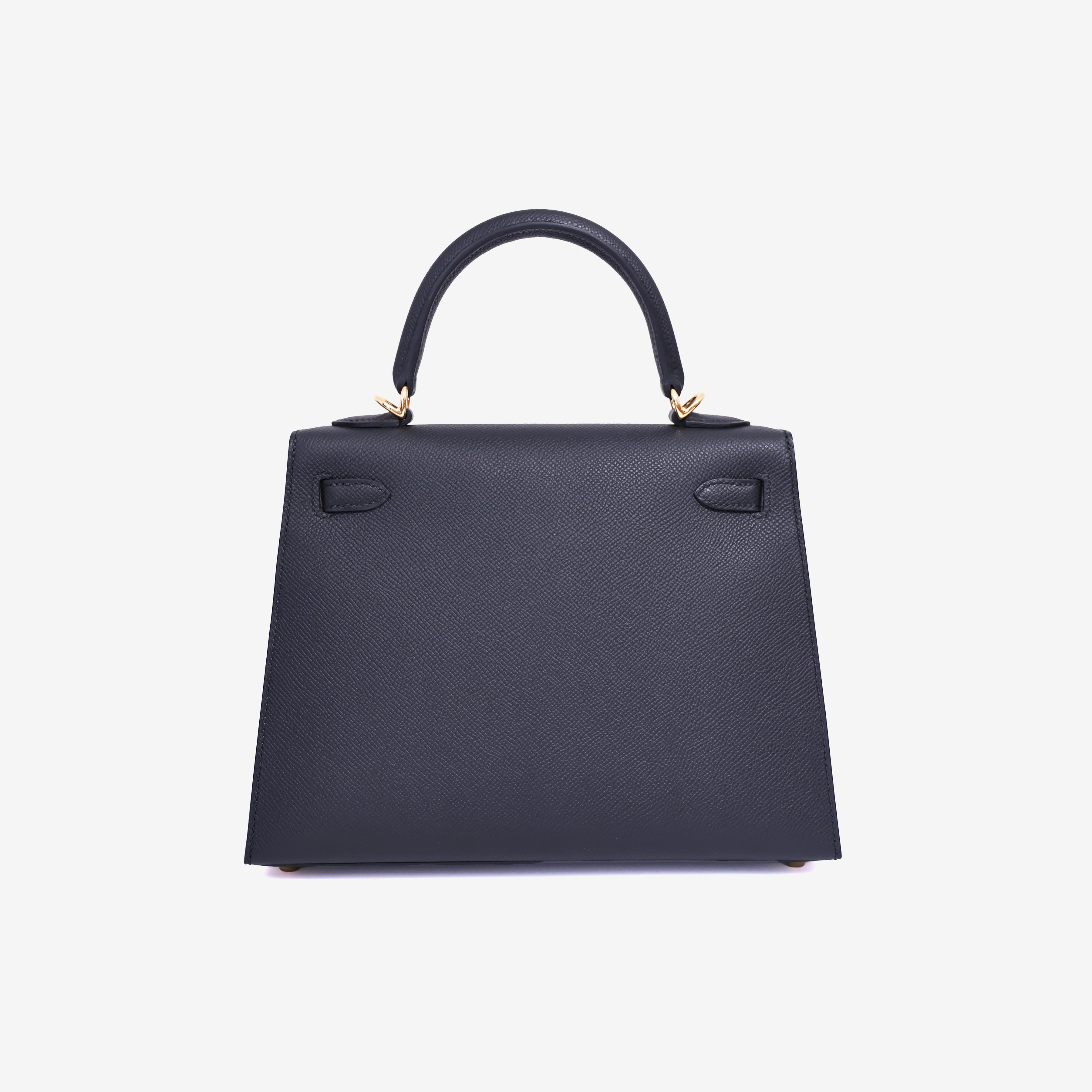 Hermès Kelly 25 in Noir Epsom Leather in Gold Hardware back view