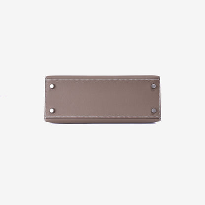 Hermès Kelly 25 in Etoupe Epsom Leather with Palladium Hardware bottom view