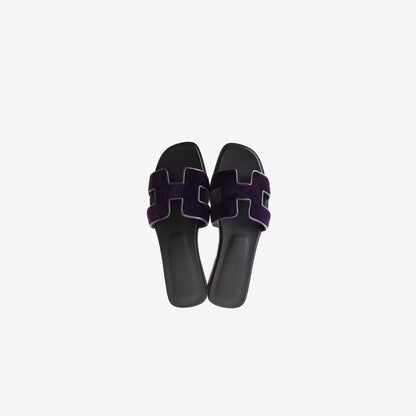 Hermès Oran Flat Sandals in Violet Foncé with Black Calfskin Leather Soles (Size 37.5)