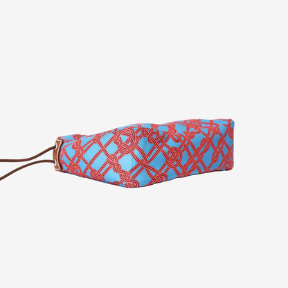Hermès Fourbi 20 in Bleu Frida Silk