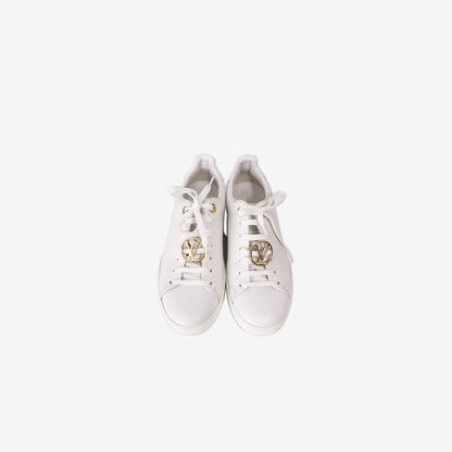 Louis Vuitton Frontrow Sneakers in White Calf Leather with Gold-Tone LV Logo Clasp (Size 38.5)